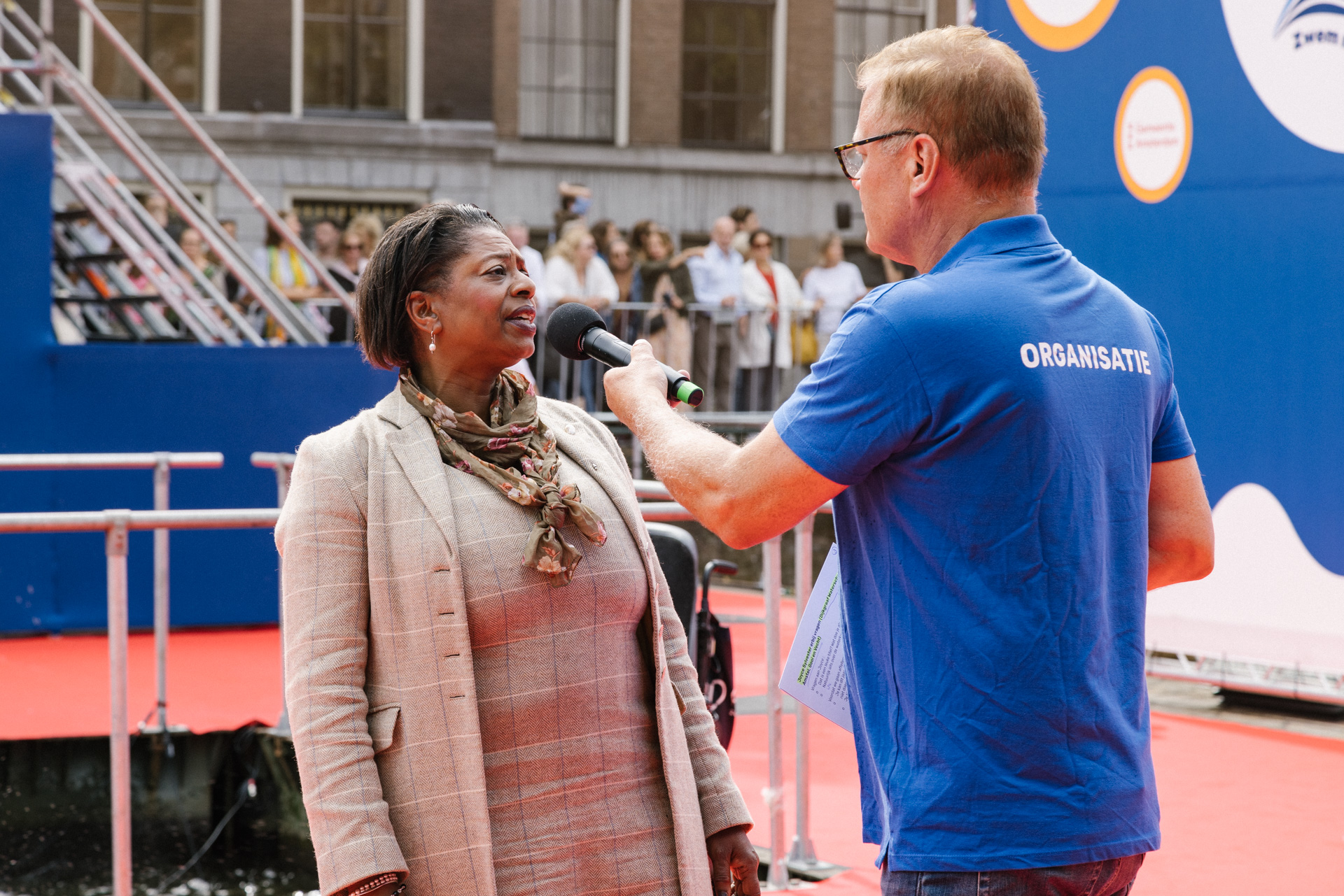 Joyce Sylvester, dijkgraaf van Waterschap Amstel, Gooi en Vecht opent de Amsterdam City Swim