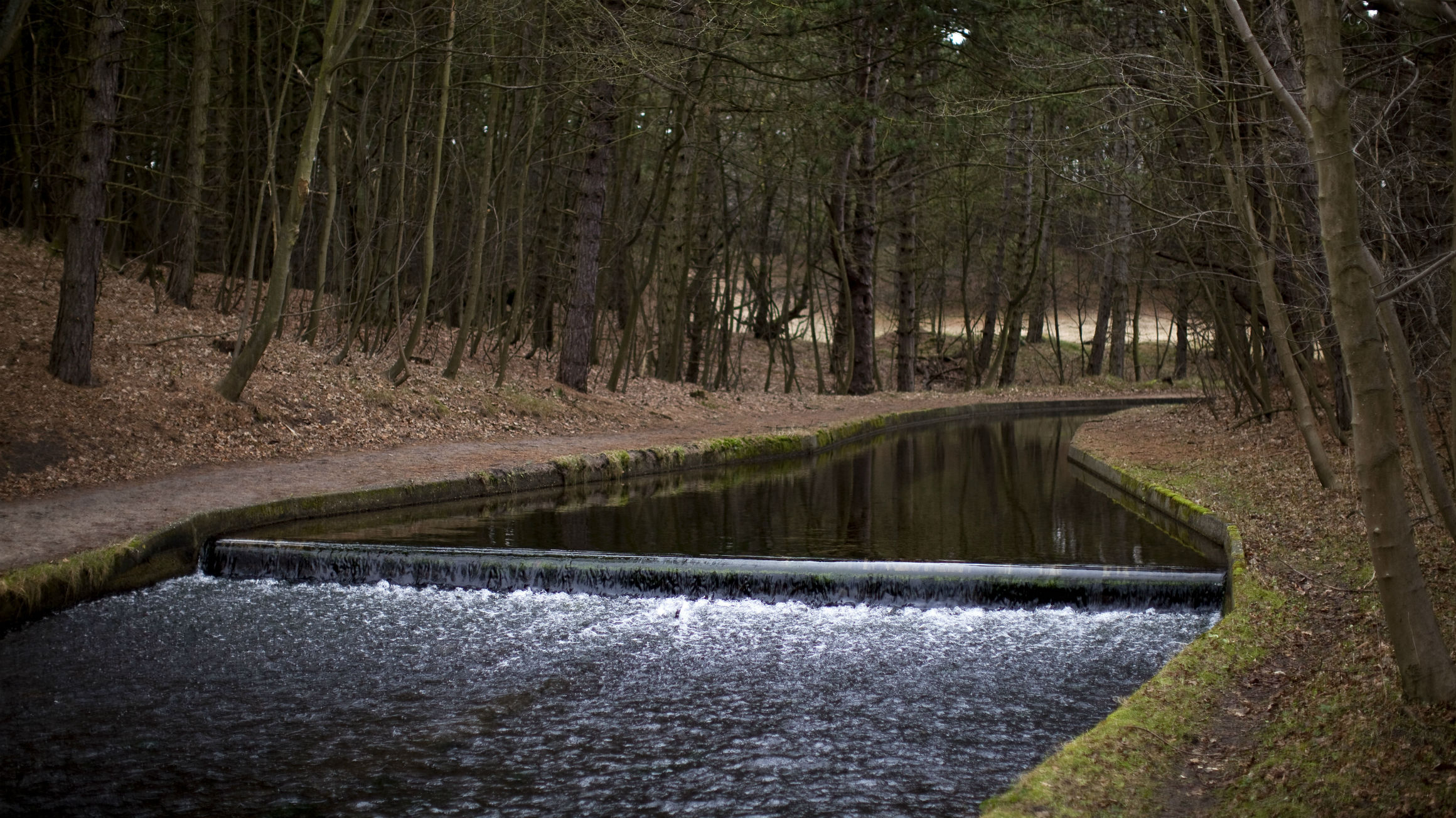Uit de keukenkraan komt schoon water